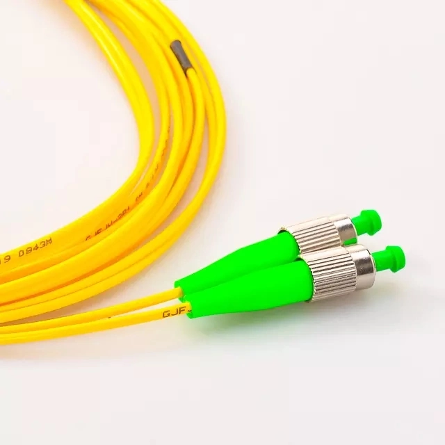 Indoor Soft Cable Duplex 0.3mm Scupc-Lcupc Sm Fiber Optic Patch Cord